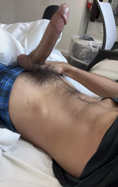 My friends freaked out when they saw my morning wood at a sleep over 😅 kinda embarrassed of it