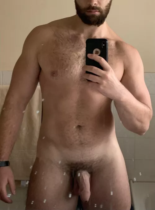 My GF bailed on me tonight so I guess I’ll be pulling the skin down and jerking off by myself after showering