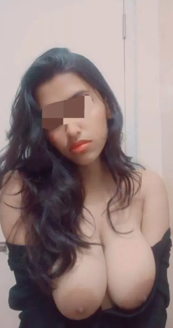my girlfriend tits