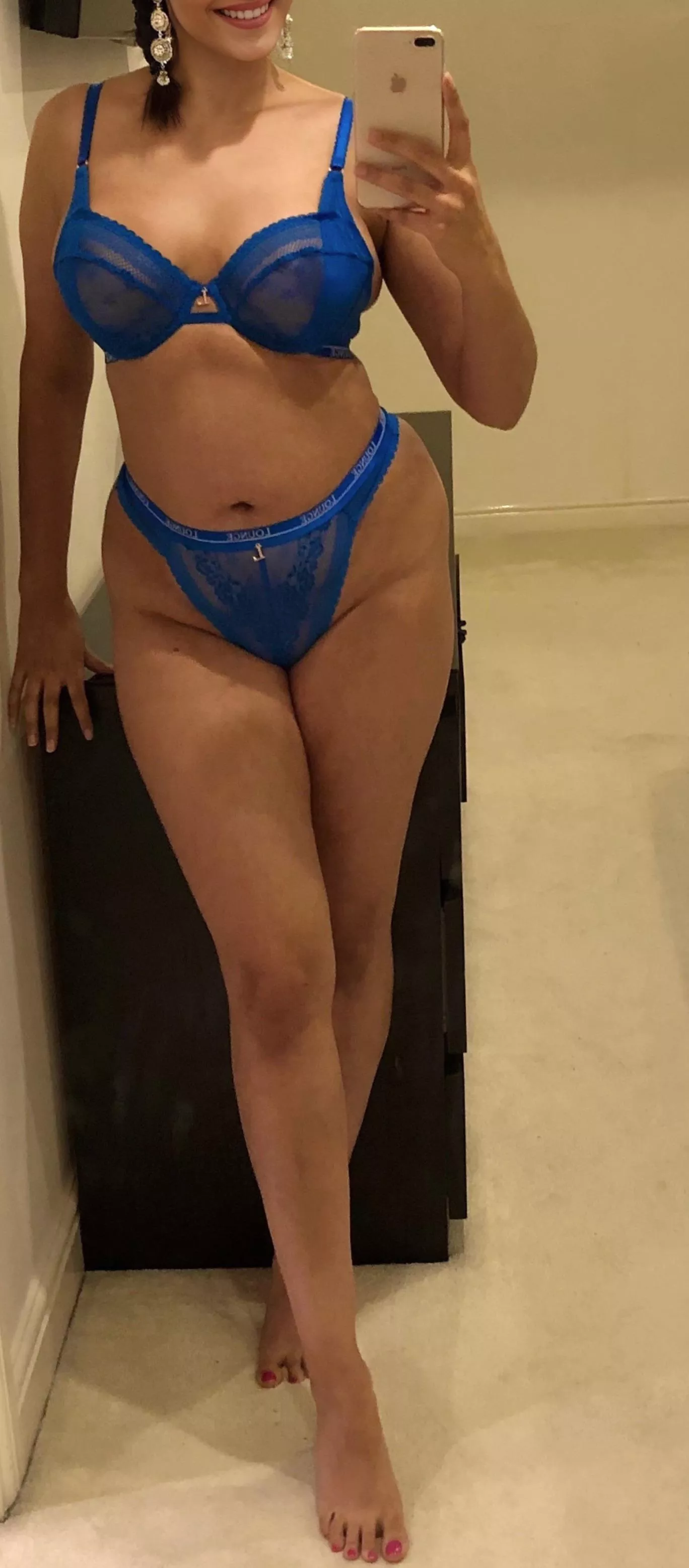 My hips don't lie...🫦 British Punjabi Indian Amber Johal