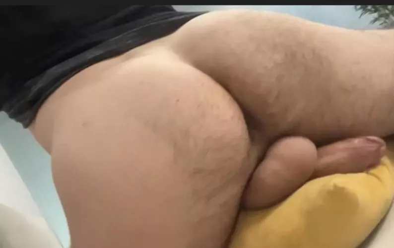 My hole is tight. Come use my while my gf sleeps. I wanna be a slut, dm open