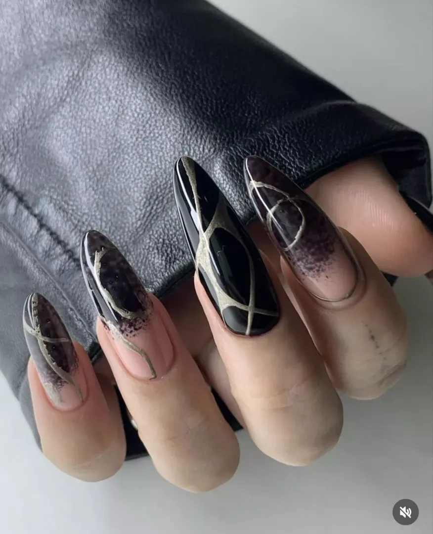 My hot goth nails