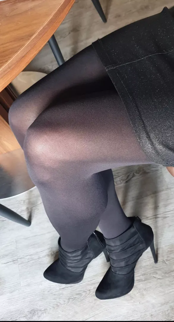 My legs need to be stroked