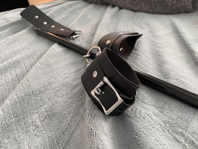 My man got me a spreader bar!