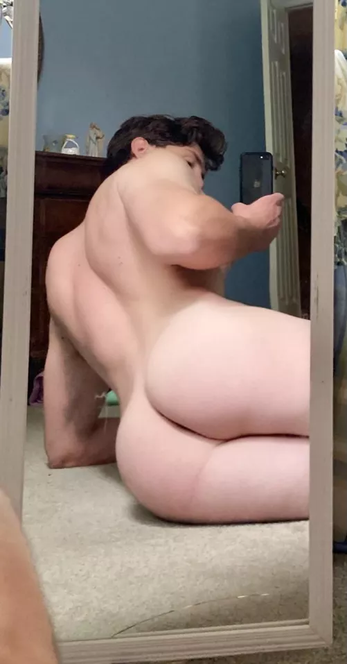 My 🍑 needs some color