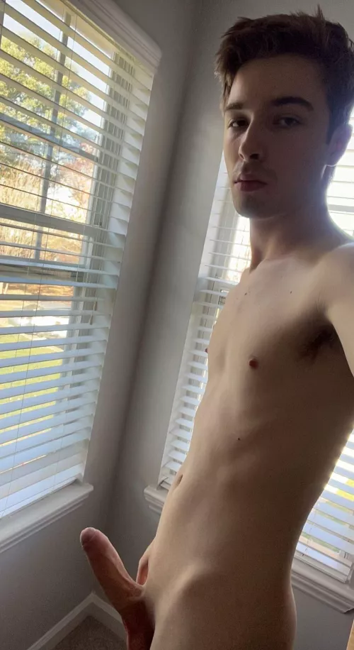 my neighbors saw me taking pics of my dick 🤭