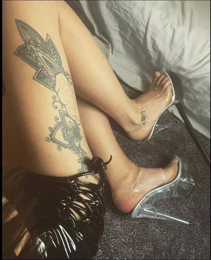 My new slutty heels ❤️