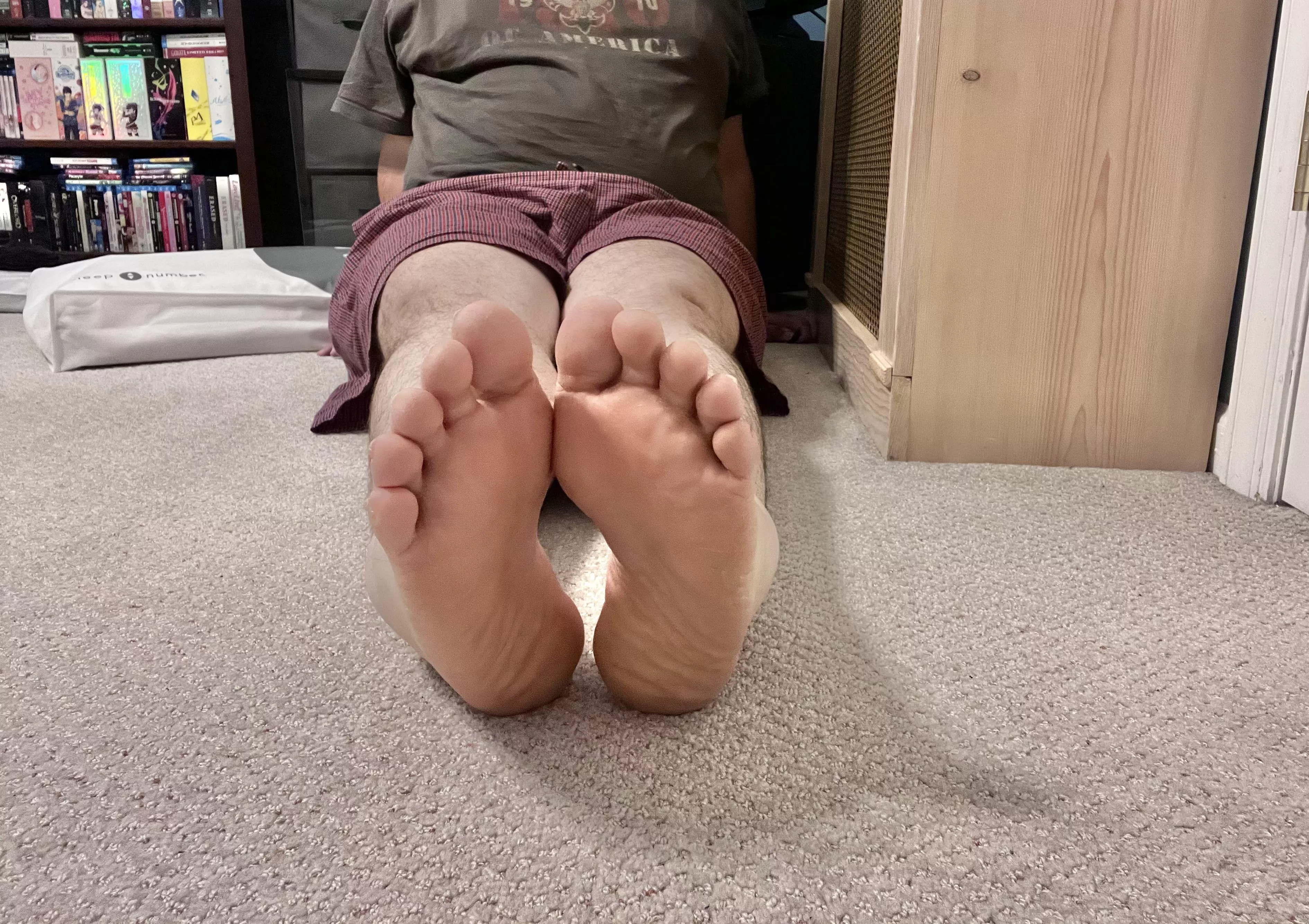 My plump toes and meaty soles are waiting for you!