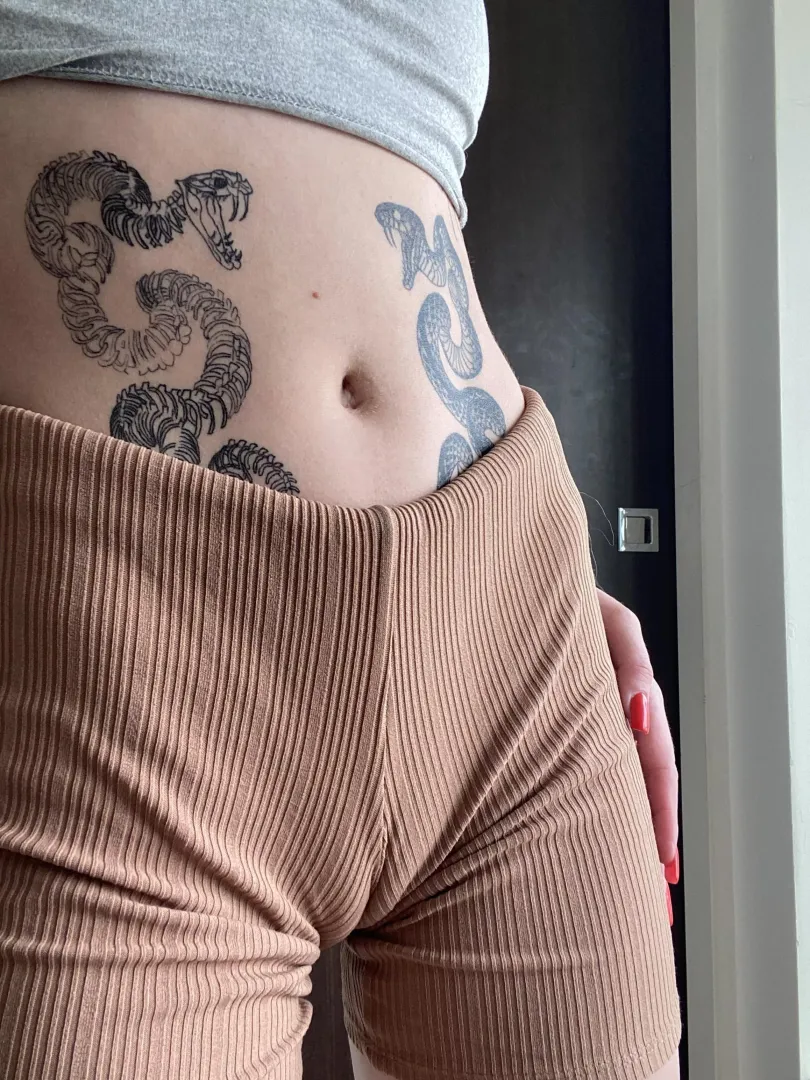 My pussy can make a perfect camel's foot, can't she
