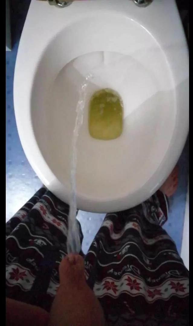 My small cock pissing
