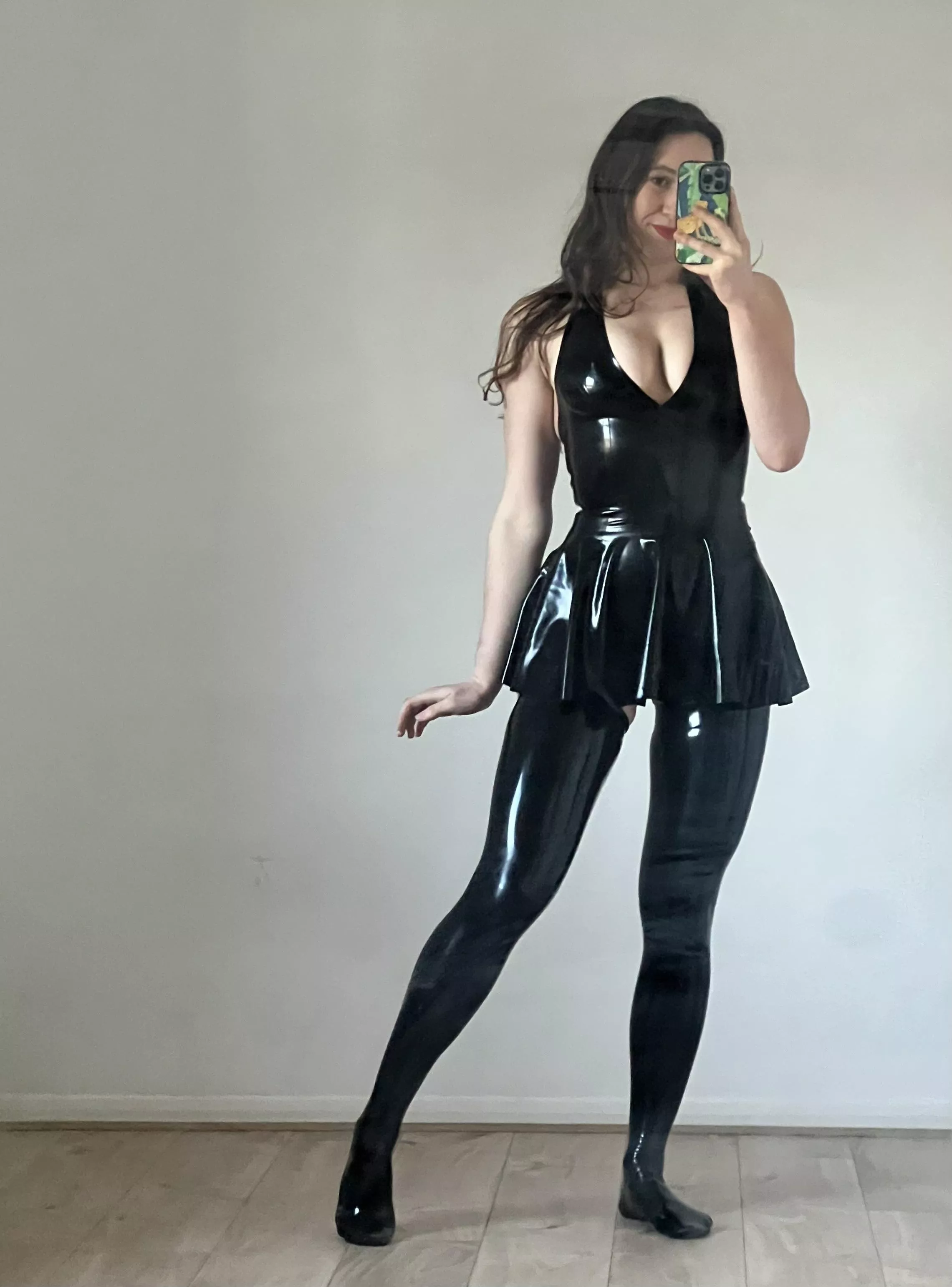 My spare room is currently serving as latex storage and dress up station! I loved this outfit from yesterday !