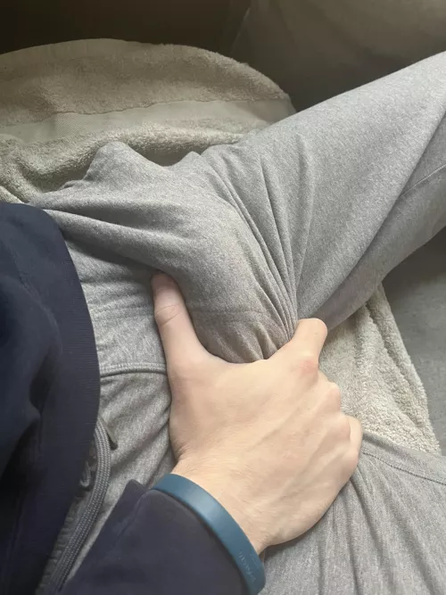 My Sunday bulge is already so horny. I need my big cock sucked 😈