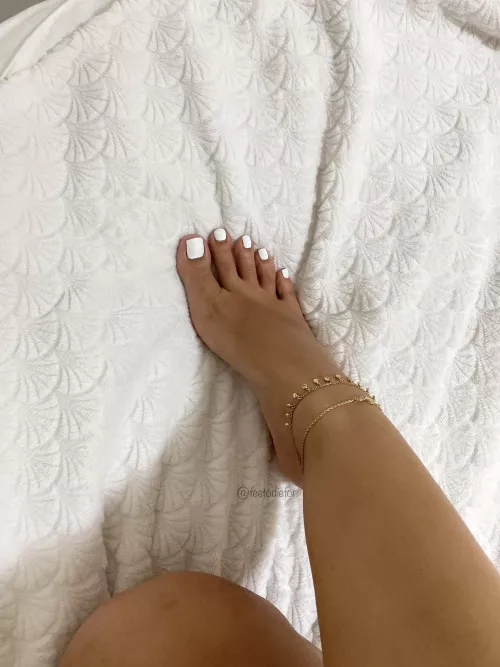 My tanned foot 🤭