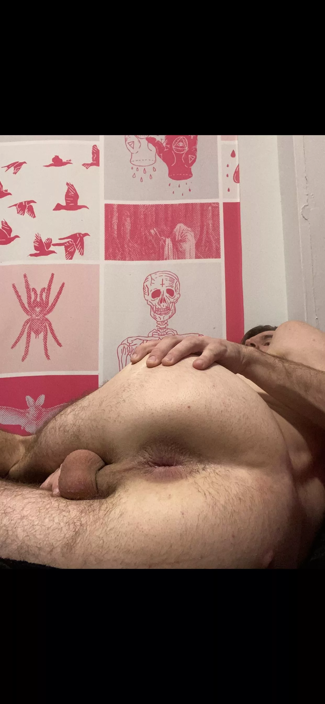 My tight little hole 🥵🥵 I’m no going to shave my ass anymore I love the way it looks