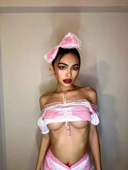 My titties are looking juicy right now, wanna sneak a peek? 😉