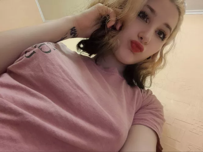 My t-shirt got even better when I took off the bra, now I know how to wear a t-shirt properly )