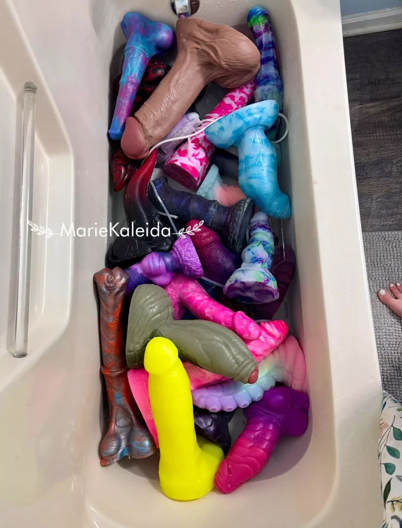 My Tub O’ Dicks 💕 mix of BD, Wandering Bard, All Night Toys, and Mr Hankeys