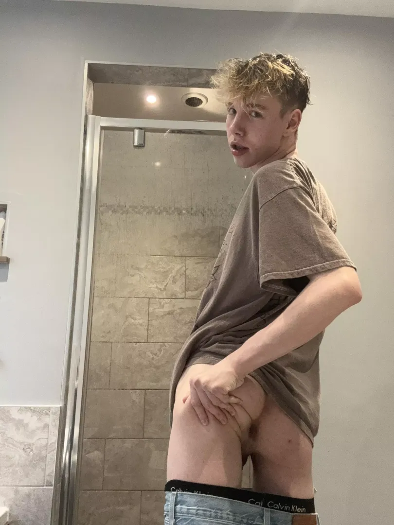 my virgin ass wants taking care of 🍑😈