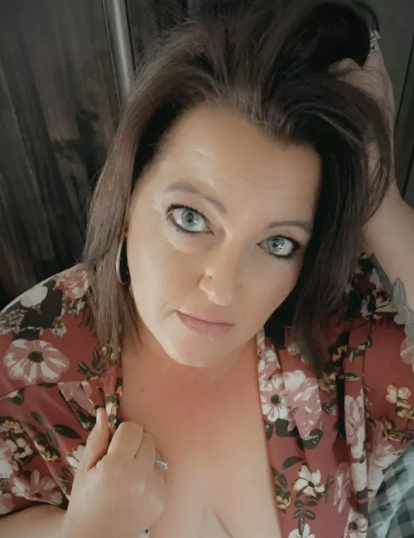 My Wife’s eyes… fuck.. how can you not get lost in them while these hands massage all over