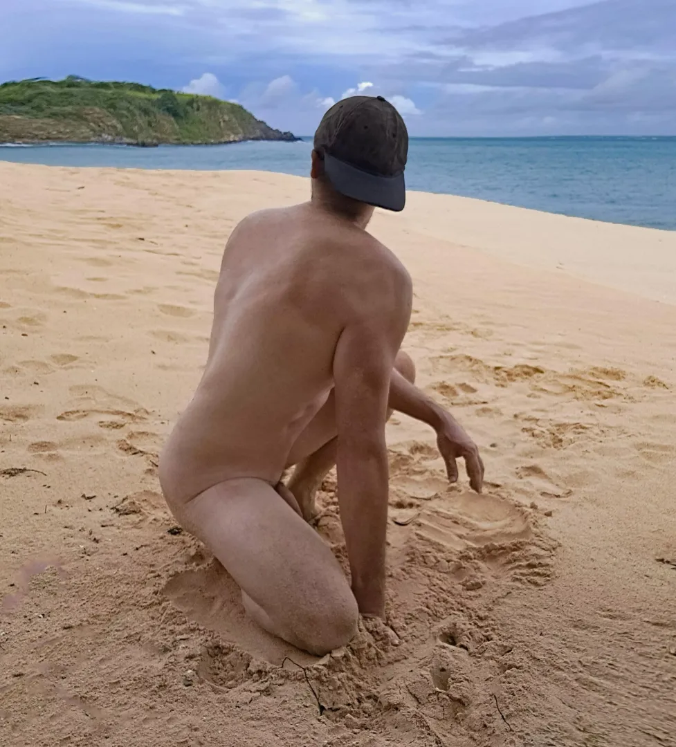 Naked castaway