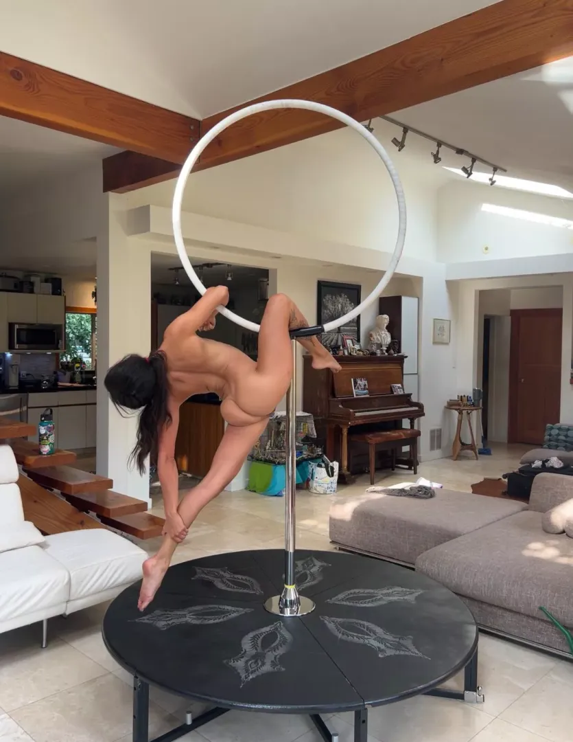 Naked dancing 🥰