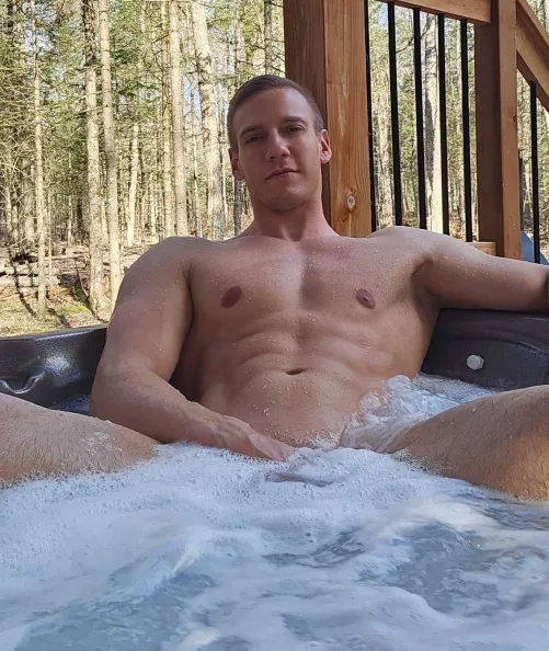 Naked in the hot tub 🥵💦