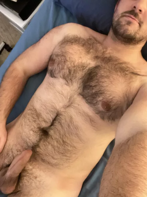 Naked lazy Sunday. Need someone to make it less lazy