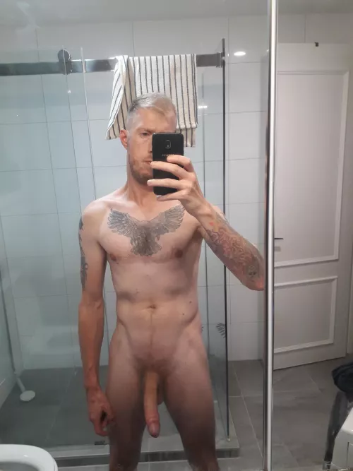 Naked mirror selfie