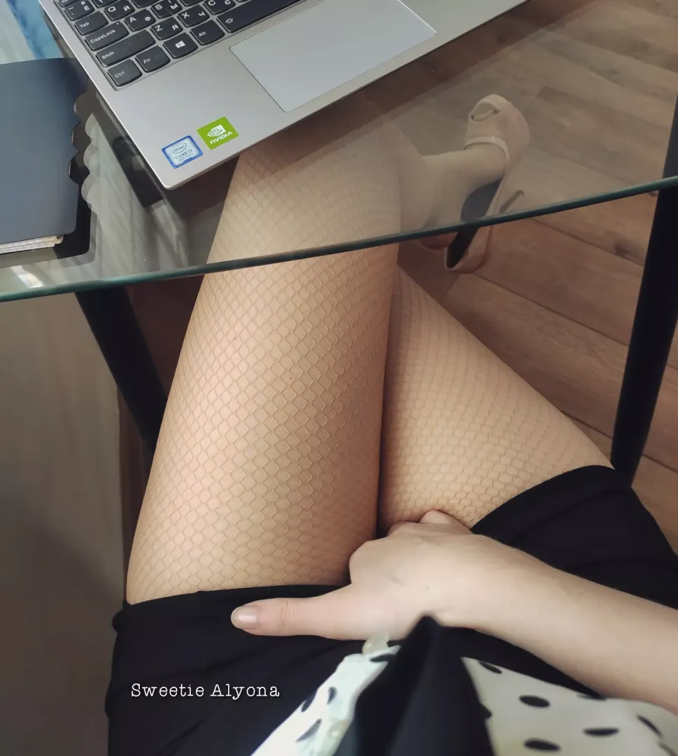 Naughty secretary 