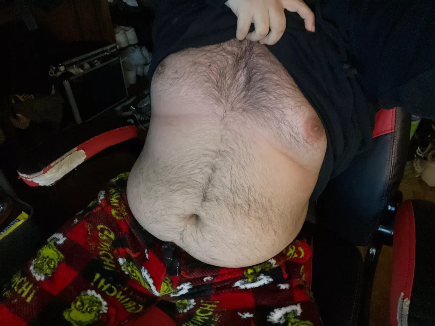 need a bubble butt boy to sit on my lap while we play ;)