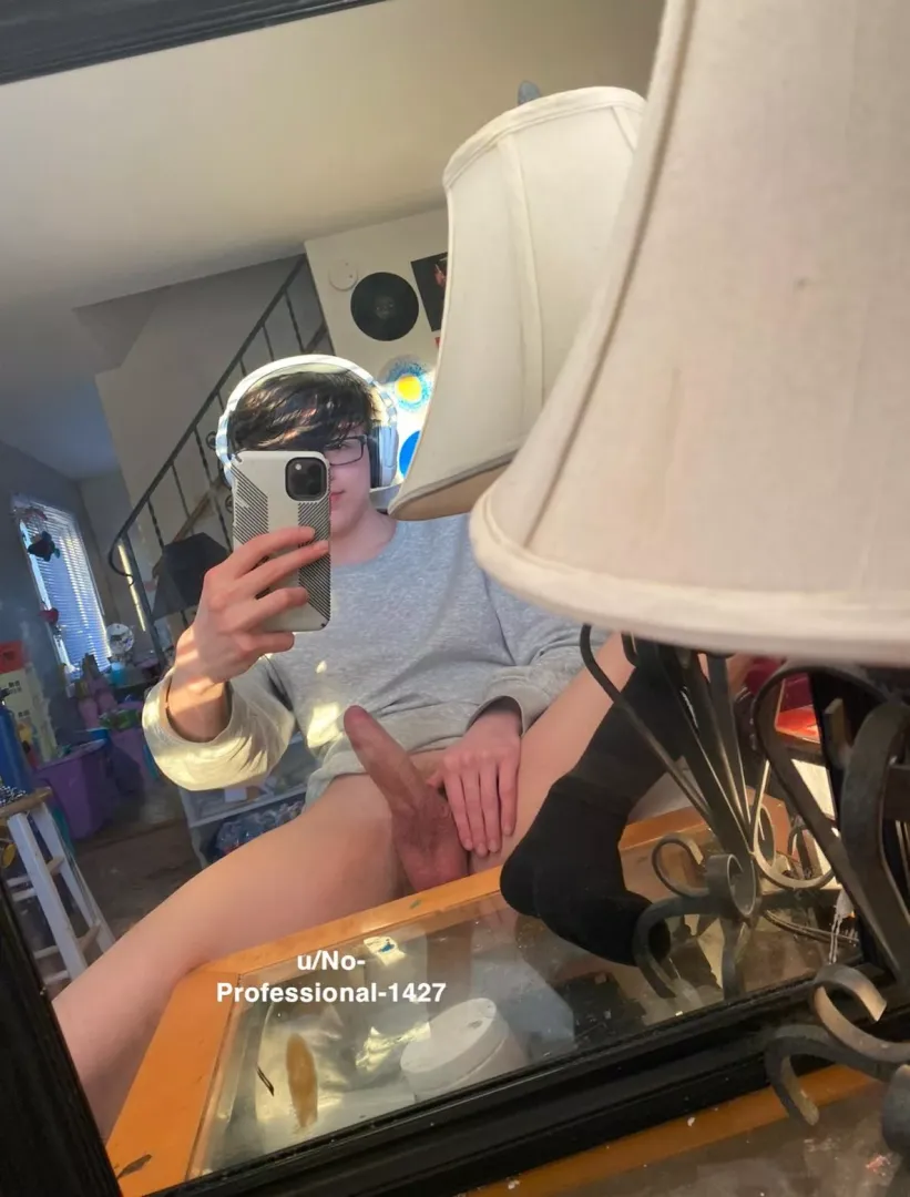 need a gamer bro to play with