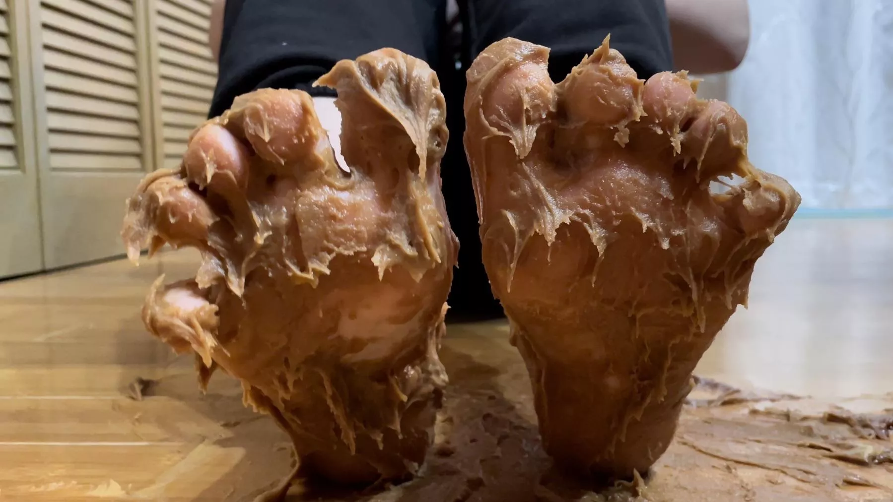 Need a good puppy to come clean the peanut butter from between my toes ;)