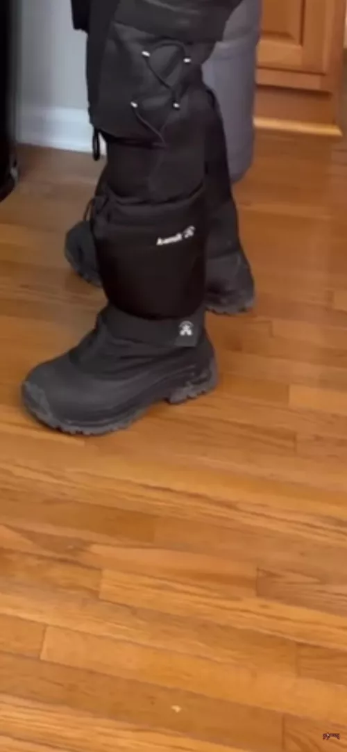 Need help identifying these boots