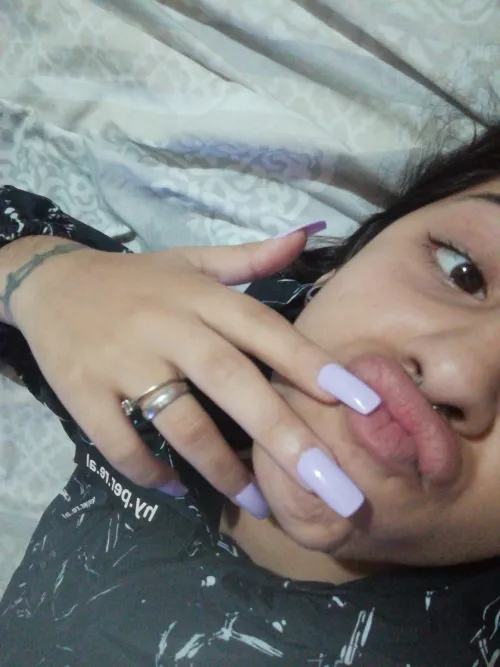 Need some cock on my lips