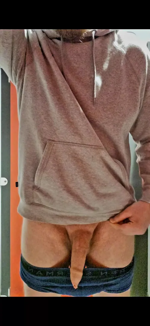 need some one to kneel for me