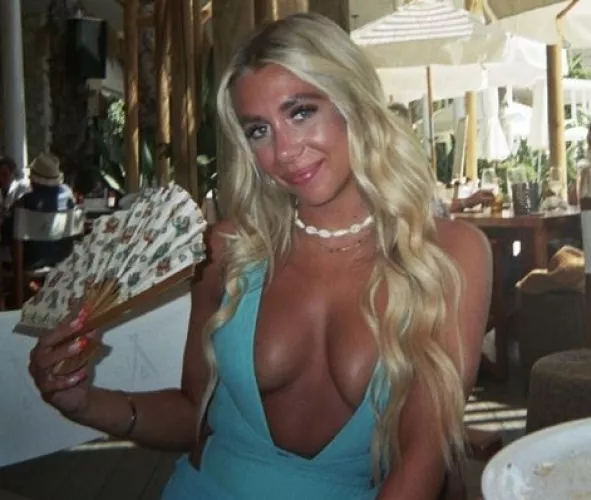 Need someone to cover her. Kik: Leonafx