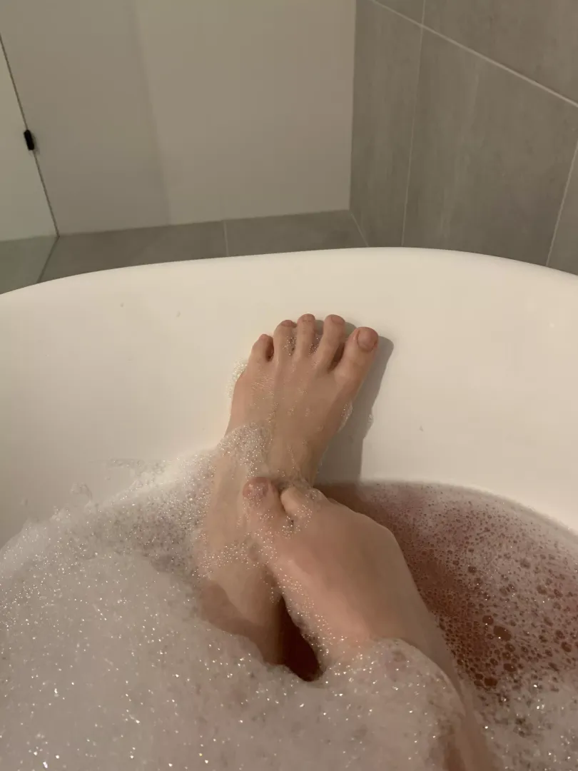 Need someone to worship my feet