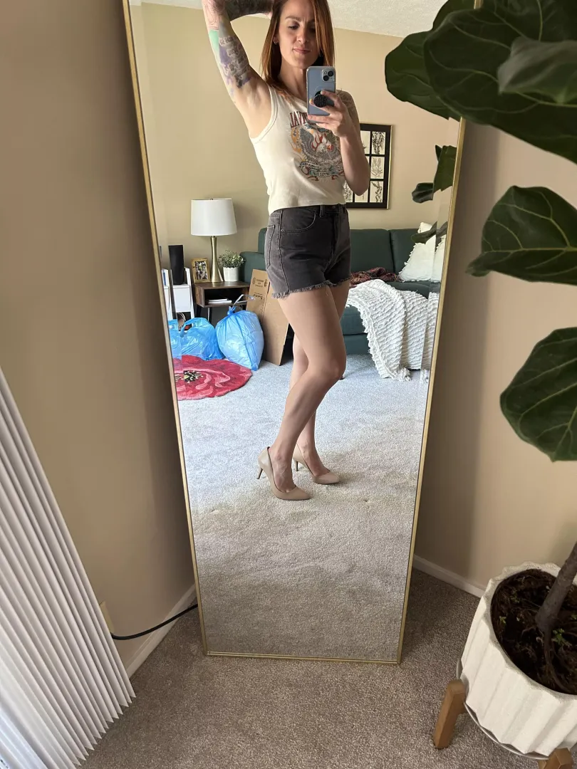 need your kisses for my armpit