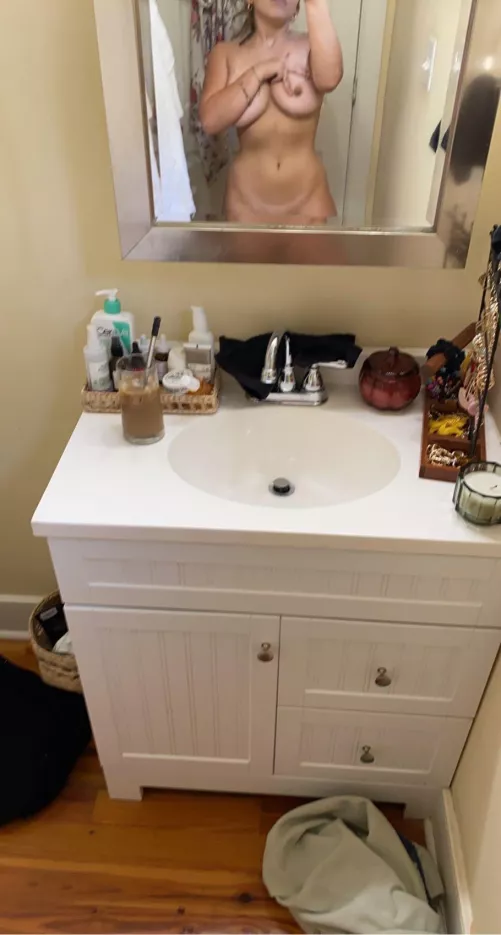 Neighborhood whore 😅❤️