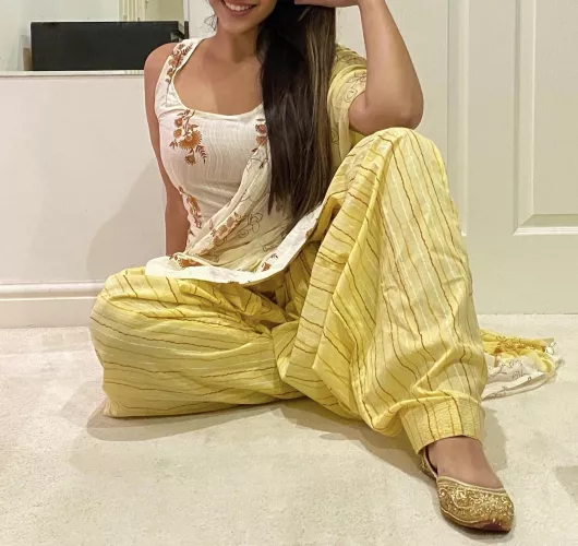 Never underestimate a girl in a yellow dress...💛