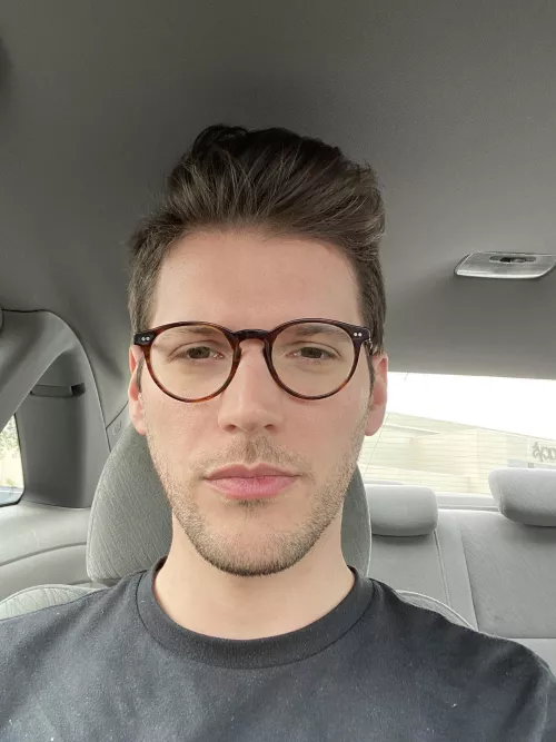 New glasses. 🤓