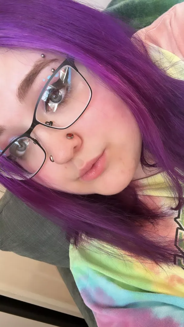 New glasses, do I look cute?