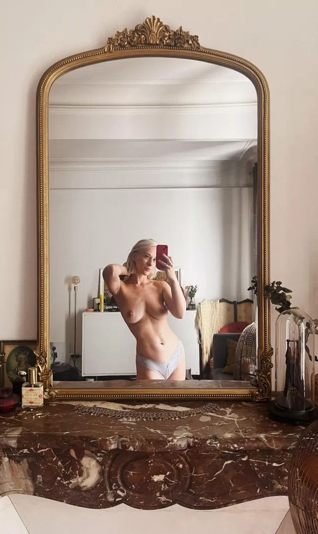 New selfie mirror!