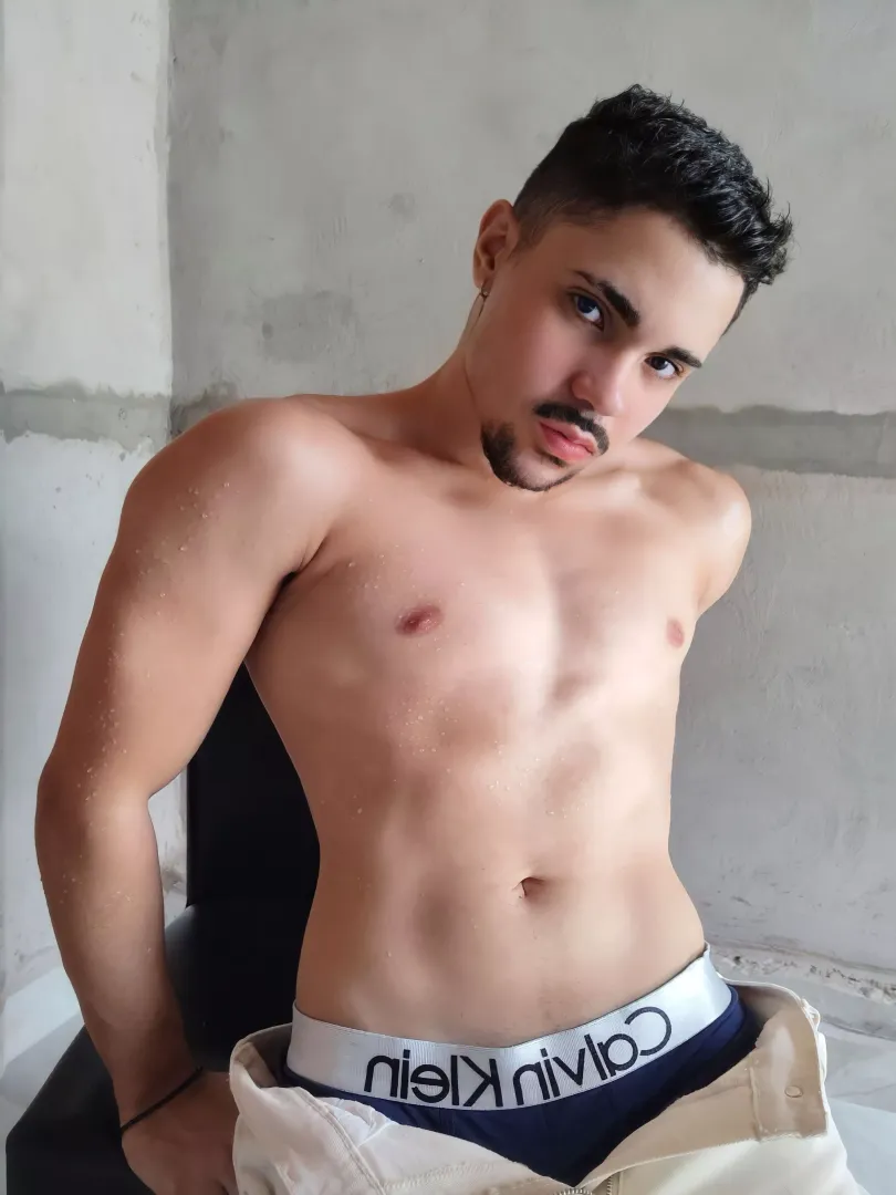 🔥 Newest model exploring sexuality 💙Shaved, Cute and Sexy! GET TO KNOW ME!