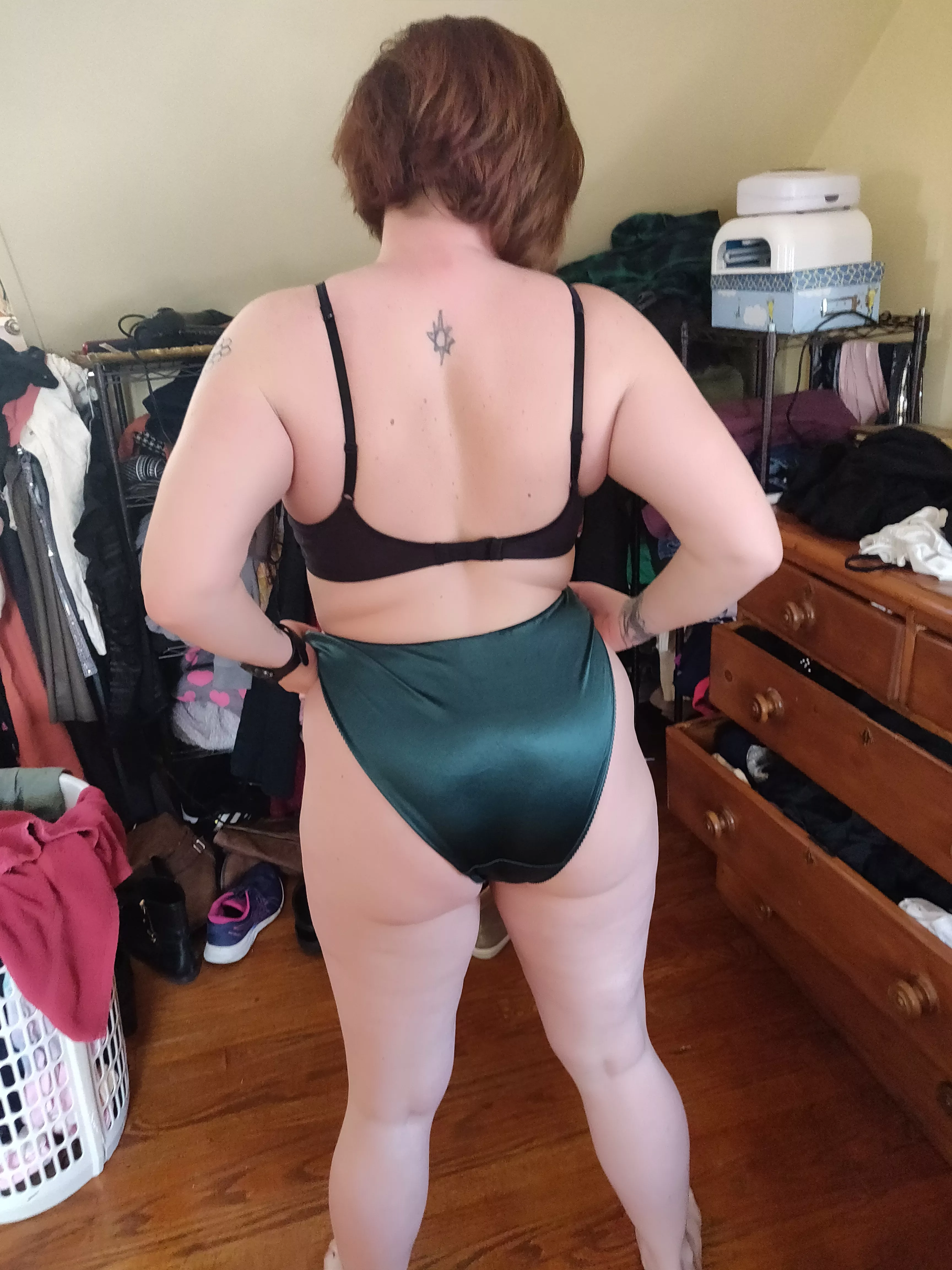 Nice and tight on my milf bottom