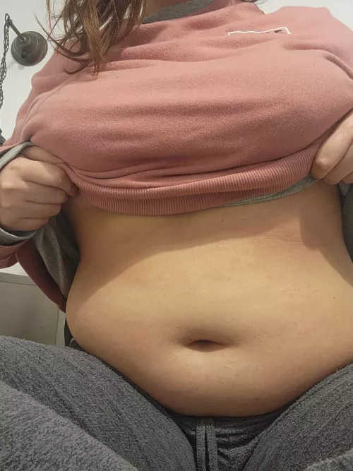 Nice bellybutton 