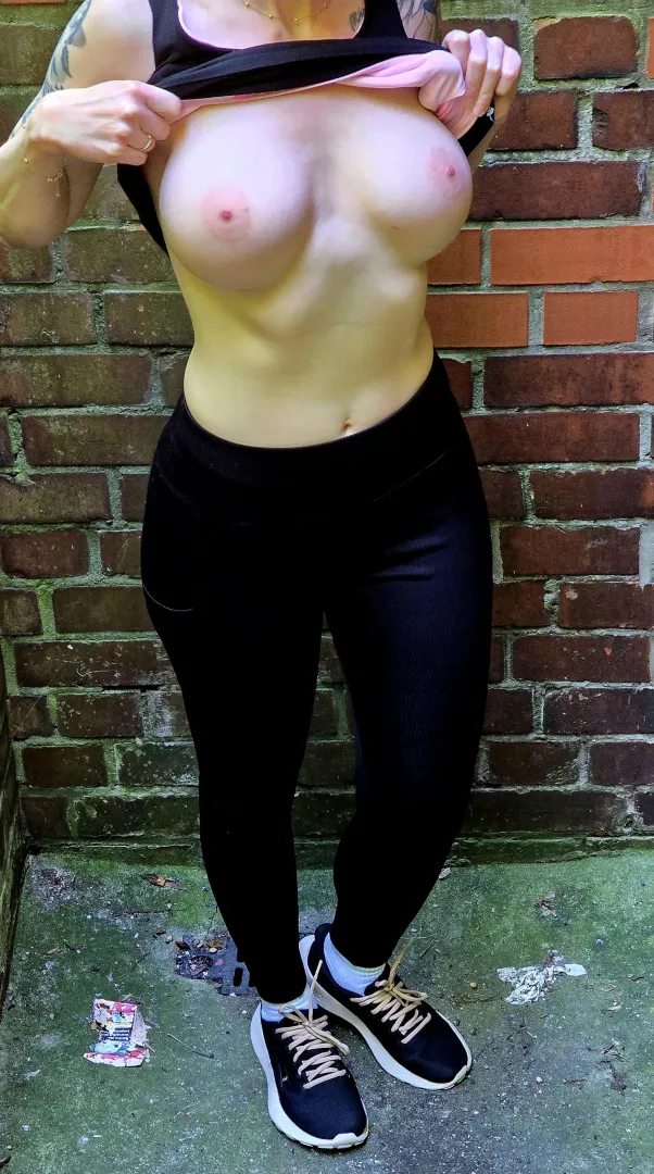 Nice tits outside 