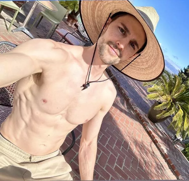 Nick Uhas