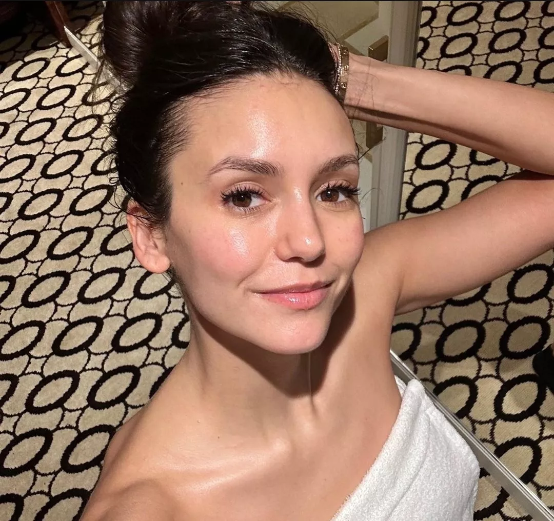 Nina Dobrev