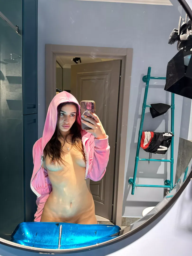 nipples became erect after shower